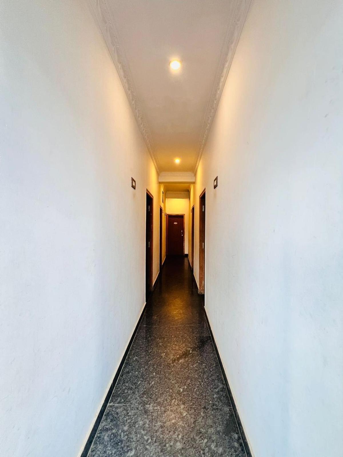 Hotel Hk Residency à Mysore Extérieur photo