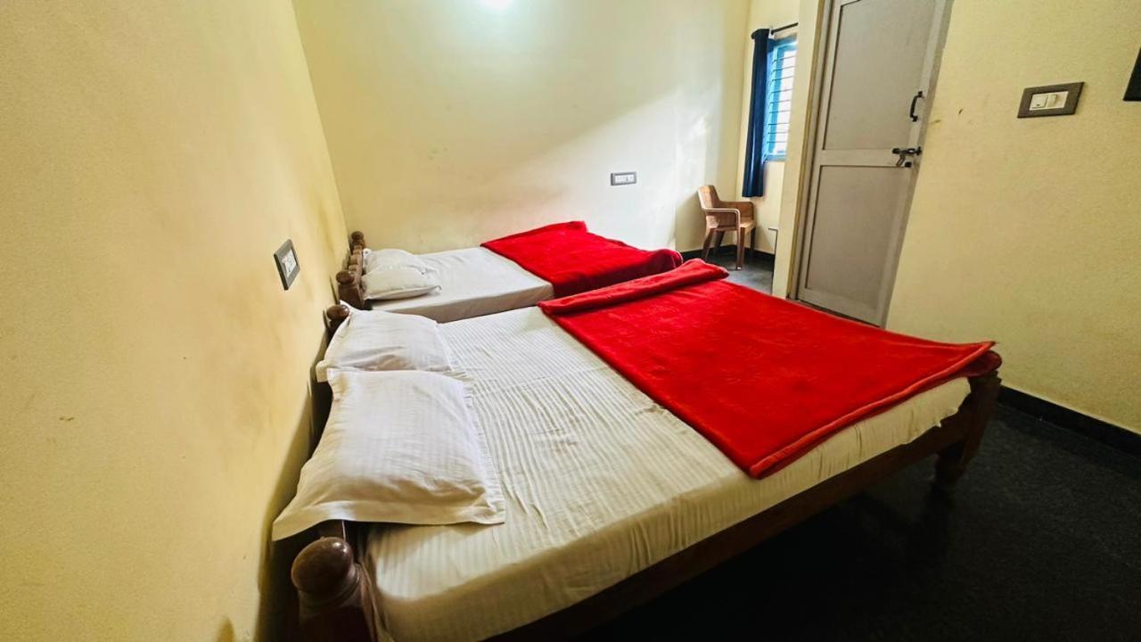 Hotel Hk Residency à Mysore Extérieur photo